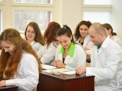 Куди поступити на фармацевта в москві (москві) Куди поступити на фармацевта в москві