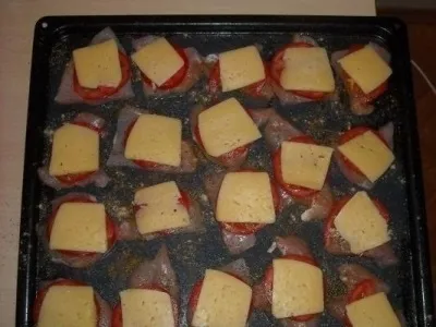 Куряче філе під сиром з помідорами (філе сиром помідорами) Куряче філе під сиром з помідорами