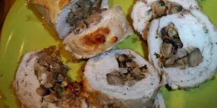 Курячий рулет в духовці (у фользі, з сиром) рецепти з фото (курячий рулет рецепт з фото в духовці) Курячий рулет в духовці (у фользі, з сиром) рецепти з фото