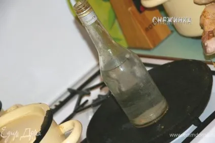 Курка в золотистої шубці, або запечена на пляшці рецепт 👌 з фото покроковий, їмо вдома (курка) Курка в золотистої шубці, або запечена на пляшці рецепт 👌 з фото покроковий, їмо вдома