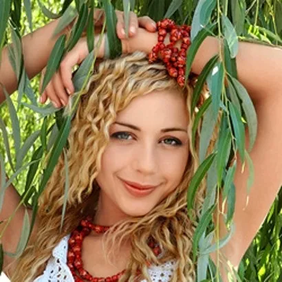 Середні зачіски співачки твані кароль фото матеріали (зачіски) Середні зачіски співачки твані кароль фото матеріали