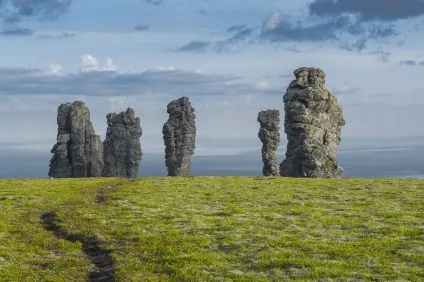 Стовпи вивітрювання (Маньпупунер) (стовпи) Стовпи вивітрювання (Маньпупунер)