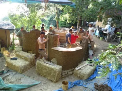 Будуємо будинок з глини за 9 кроків (глини) Будуємо будинок з глини за 9 кроків