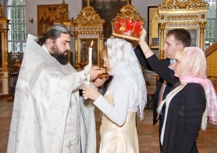 Свідки на вінчанні хто може бути свідком, а хто ні (може) Свідки на вінчанні хто може бути свідком, а хто ні