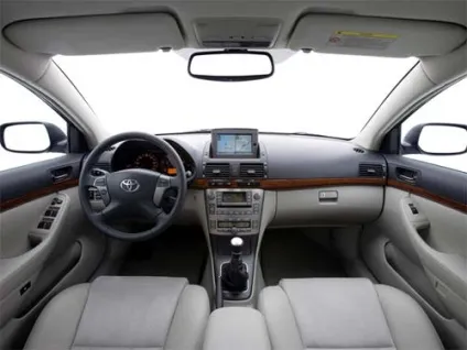 Toyota avensis ii - дуалізм