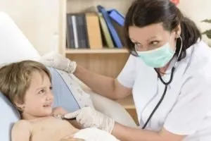 Холодний піт у дитини під час сну