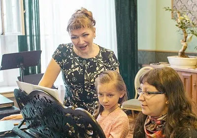 Я співаю