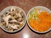 Тушкована картопля з пупками і грибами (тушкований) Тушкована картопля з пупками і грибами