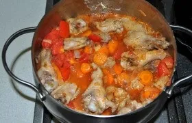 Тушковані курячі крильця - покроковий фоторецепт (тушкована курка) Тушковані курячі крильця - покроковий фоторецепт