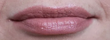 Зволожуюча губна помада люкс luxe avon (avon) Зволожуюча губна помада люкс luxe avon