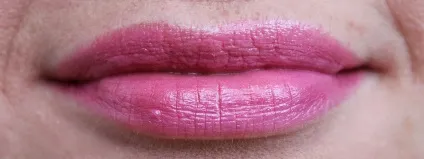 Зволожуюча губна помада люкс luxe avon (luxe) Зволожуюча губна помада люкс luxe avon