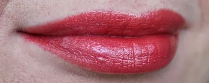 Зволожуюча губна помада люкс luxe avon (avon) Зволожуюча губна помада люкс luxe avon
