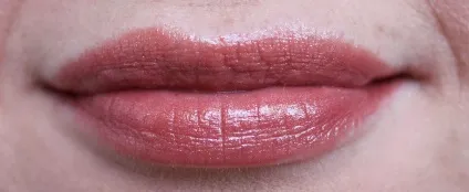 Зволожуюча губна помада люкс luxe avon (люкс) Зволожуюча губна помада люкс luxe avon