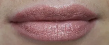 Зволожуюча губна помада люкс luxe avon (люкс) Зволожуюча губна помада люкс luxe avon
