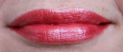 Зволожуюча губна помада люкс luxe avon (luxe) Зволожуюча губна помада люкс luxe avon