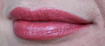 Зволожуюча губна помада люкс luxe avon (luxe) Зволожуюча губна помада люкс luxe avon