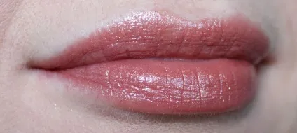 Зволожуюча губна помада люкс luxe avon (помада) Зволожуюча губна помада люкс luxe avon