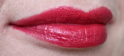 Зволожуюча губна помада люкс luxe avon (avon) Зволожуюча губна помада люкс luxe avon