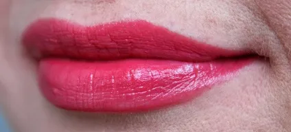Зволожуюча губна помада люкс luxe avon (люкс) Зволожуюча губна помада люкс luxe avon