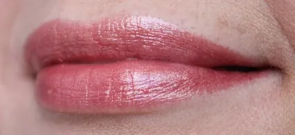 Зволожуюча губна помада люкс luxe avon (помада) Зволожуюча губна помада люкс luxe avon