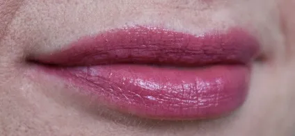 Зволожуюча губна помада люкс luxe avon (люкс) Зволожуюча губна помада люкс luxe avon