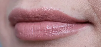 Зволожуюча губна помада люкс luxe avon (люкс) Зволожуюча губна помада люкс luxe avon