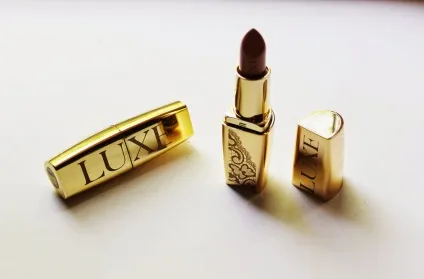 Зволожуюча губна помада люкс luxe avon (avon) Зволожуюча губна помада люкс luxe avon