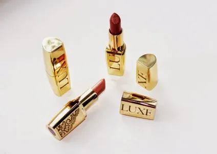Зволожуюча губна помада люкс luxe avon (luxe) Зволожуюча губна помада люкс luxe avon