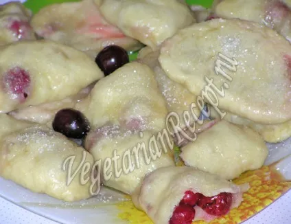 Вареники з вишньою