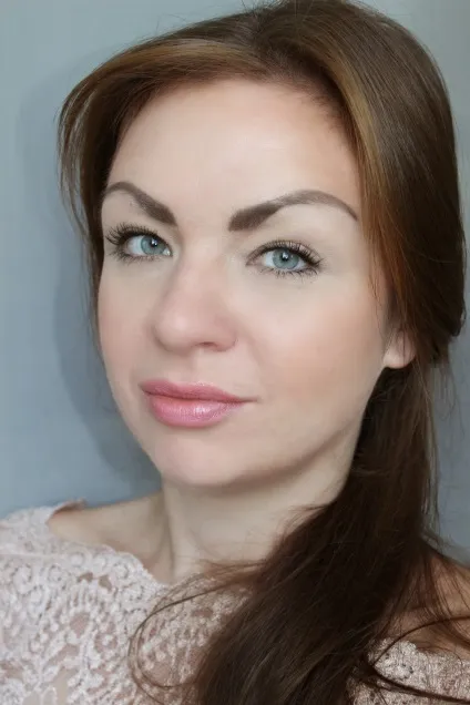Зволожуюча губна помада люкс luxe avon (люкс) Зволожуюча губна помада люкс luxe avon