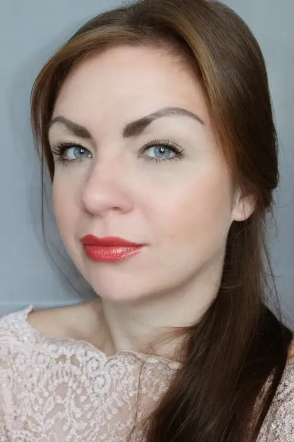 Зволожуюча губна помада люкс luxe avon (luxe) Зволожуюча губна помада люкс luxe avon