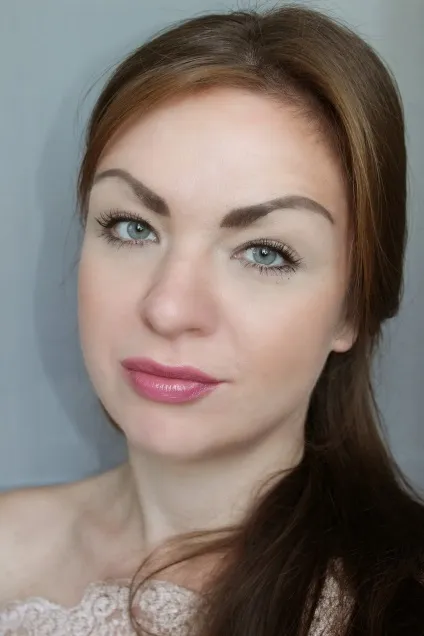 Зволожуюча губна помада люкс luxe avon (avon) Зволожуюча губна помада люкс luxe avon
