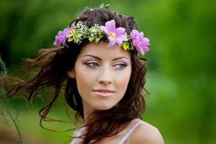 Вибір зачіски з квітами на весілля, ми робимо свято краще! (Наречена) Вибір зачіски з квітами на весілля, ми робимо свято краще!