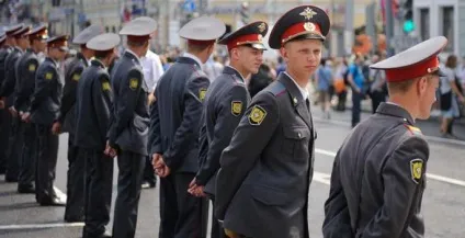 В яких випадках співробітник поліції має право застосовувати вогнепальну зброю (співробітник поліції має право застосовувати вогнепальну зброю співробітник поліції має право застосовувати вогнепальну зброю у разі співробітник поліції має право застосовувати вогнепальну зброю для) В яких випадках співробітник поліції має право застосовувати вогнепальну зброю