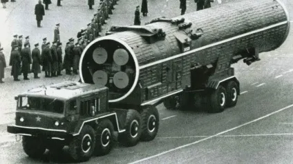 Військові тягачі маз (Зац-2 заправки ракетних систем) Військові тягачі маз