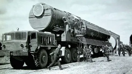 Військові тягачі маз (Зац-2 заправки ракетних) Військові тягачі маз
