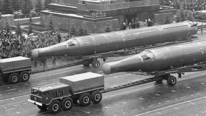 Військові тягачі маз (Статті Військова техніка) Військові тягачі маз