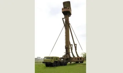 Військові тягачі маз (Зац-2 заправки ракетних) Військові тягачі маз