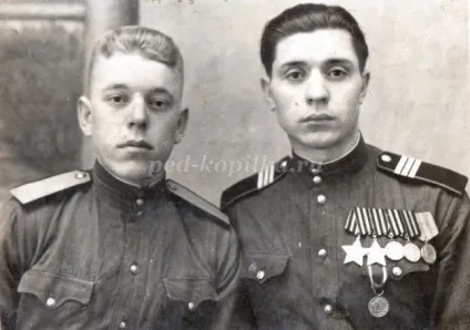Зустріч з ветеранами Великої вітчизняної війни в шкільному музеї (війни) Зустріч з ветеранами Великої вітчизняної війни в шкільному музеї