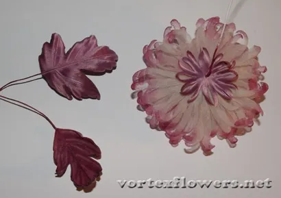 Хризантема з тканини «Ізумі», vortex flowers (хризантема) Хризантема з тканини «Ізумі», vortex flowers