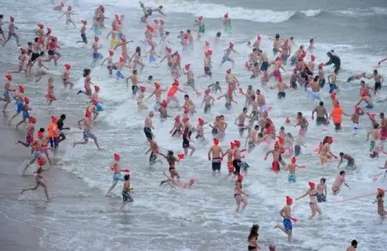 Winter swimming зимове плавання, загартовування, спорт або екстремальна розвага взимку (загартовування) Winter swimming зимове плавання, загартовування, спорт або екстремальна розвага взимку