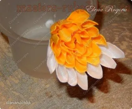 Хризантема з тканини