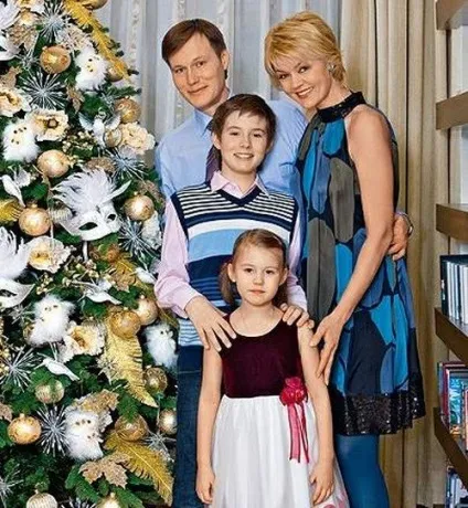 Юлія Меньшова особисте життя, біографія, чоловік, сім'я, діти (особиста) Юлія Меньшова особисте життя, біографія, чоловік, сім'я, діти