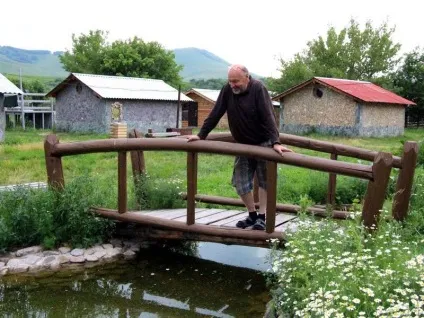 Навіщо люди їдуть жити в село (село) Навіщо люди їдуть жити в село