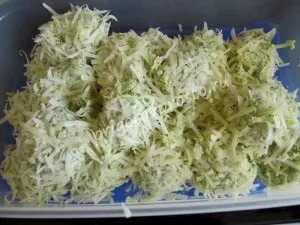 Закуска з сиру з зеленню - приготуй просто і смачно! (Смачно) Закуска з сиру з зеленню - приготуй просто і смачно!
