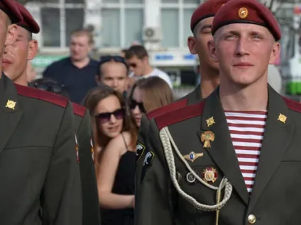 Знак - за відзнаку в службі - ст (1 ступінь) (нагрудні знаки внутрішніх військ) Знак - за відзнаку в службі - ст (1 ступінь)