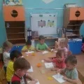 Аплікація «курочка з курчатами» (навчання) Аплікація «курочка з курчатами»