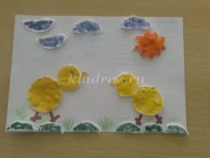 Аплікація з ватних дисків для дітей 3 років курчата