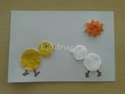 Аплікація з ватних дисків для дітей 3 років курчата