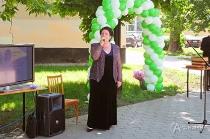 Бібліотеки жили, бібліотеки живуть, бібліотеки будуть жити! (Бібліотеки будуть жити) Бібліотеки жили, бібліотеки живуть, бібліотеки будуть жити!